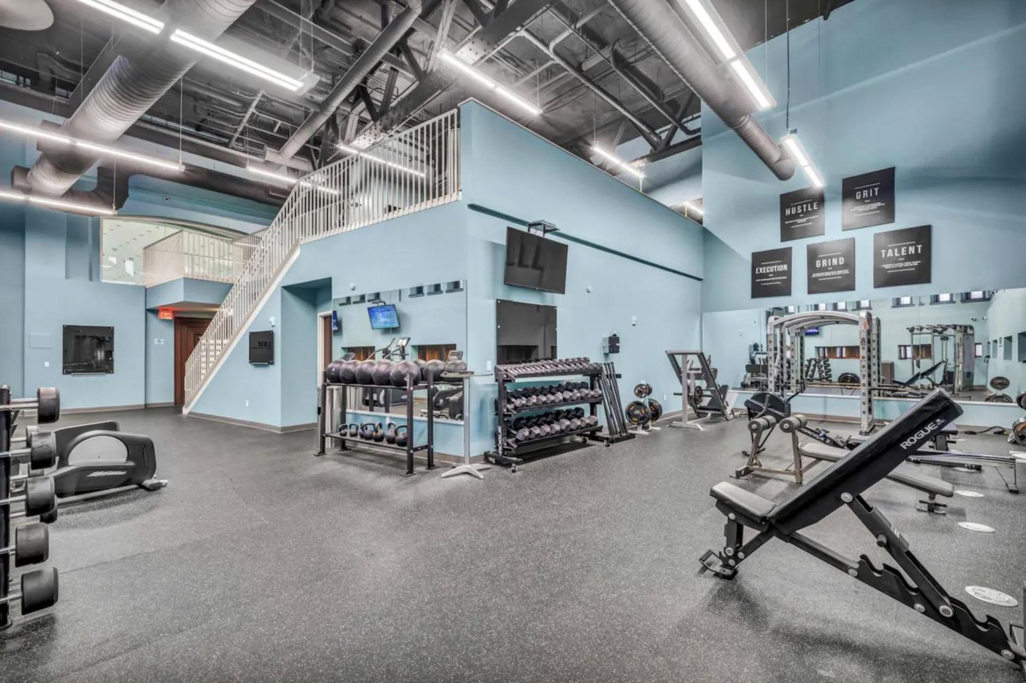 Heart Of Dt With Free Pool & Steam Plus Gym Luxe 812 クリーブランド エクステリア 写真