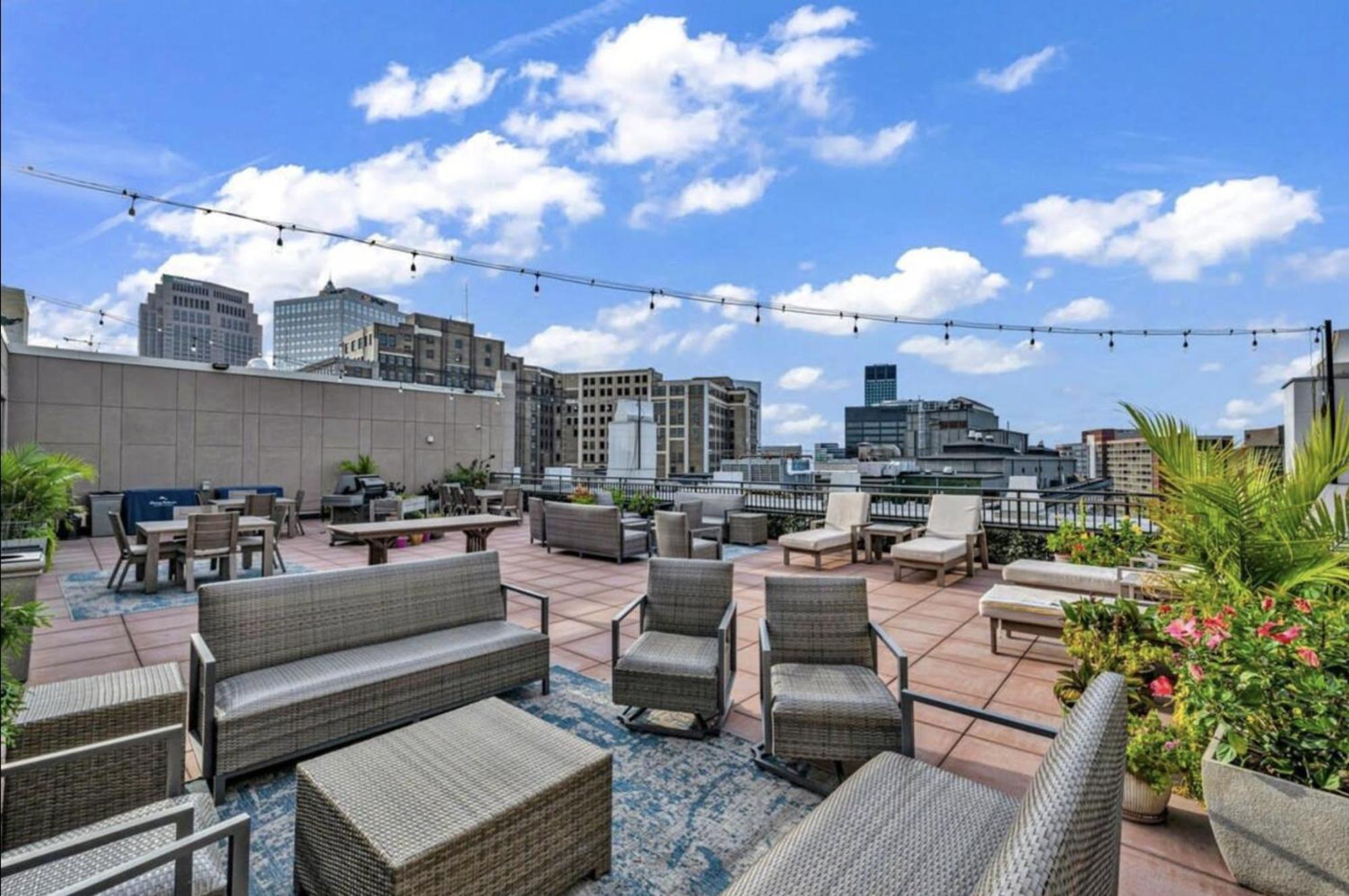 Heart Of Dt With Free Pool & Steam Plus Gym Luxe 812 クリーブランド エクステリア 写真